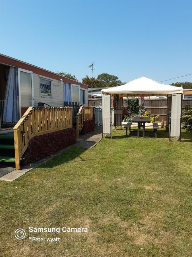Gina'S Static Caravan,118 Sandsgate Хемсби Экстерьер фото